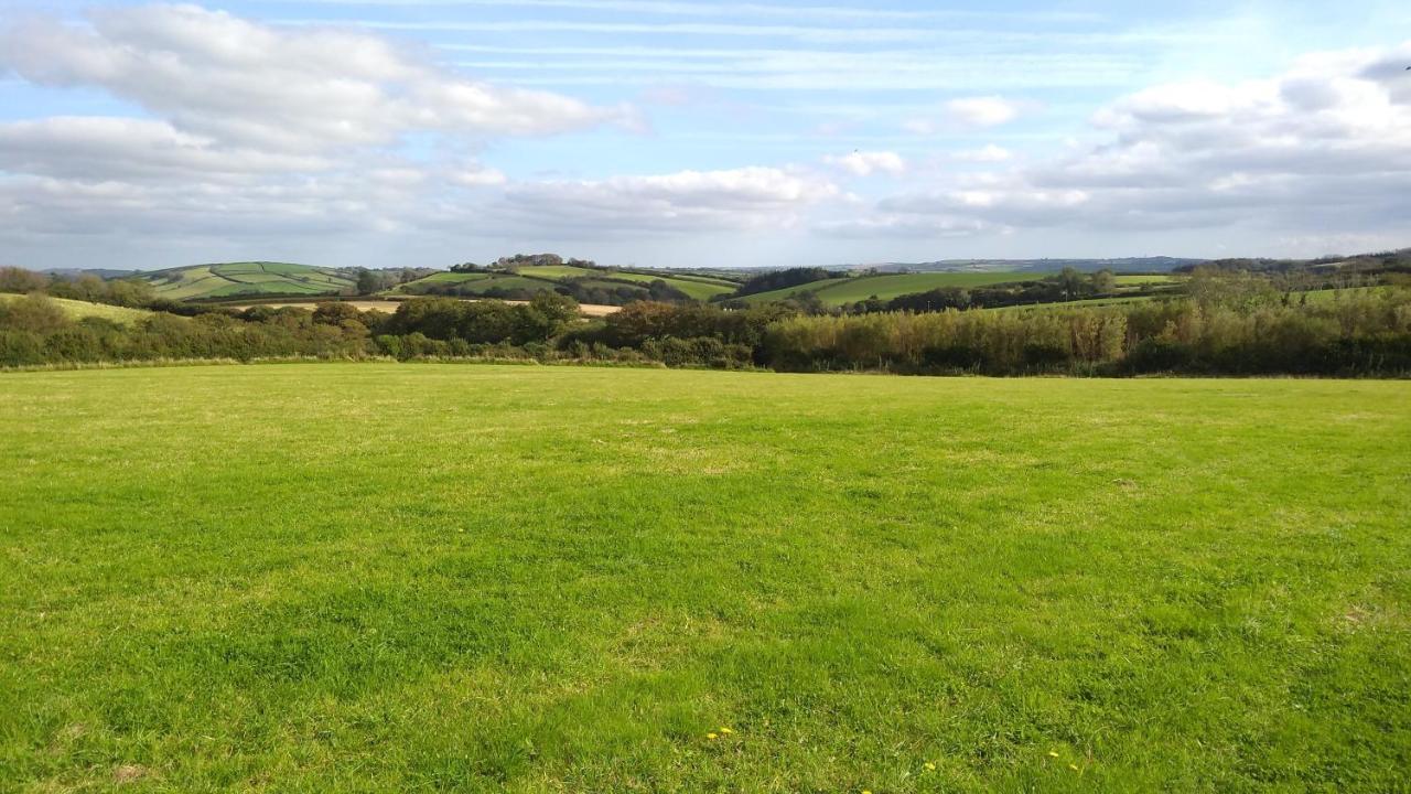 Shepherd'S Lodge - Shepherd'S Hut With Devon Views For Up To Two People And One Dog Wrangaton Exterior photo